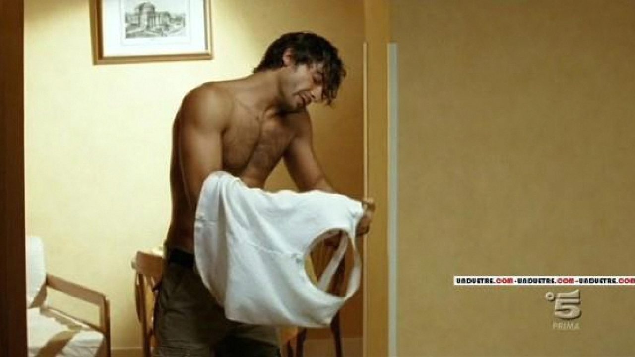 Squadra Antimafia Marco Bocci Di Nuovo Padre La Chiatti E Incinta E Abbandona Instagram Tuttouomini