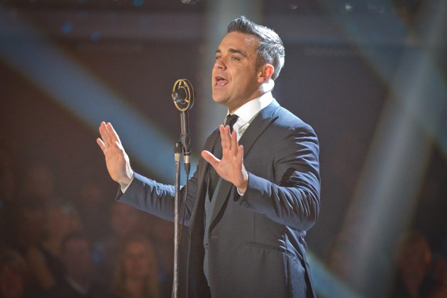 Robbie Williams a Sanremo 2017 abito e stilista e com'era e com'è