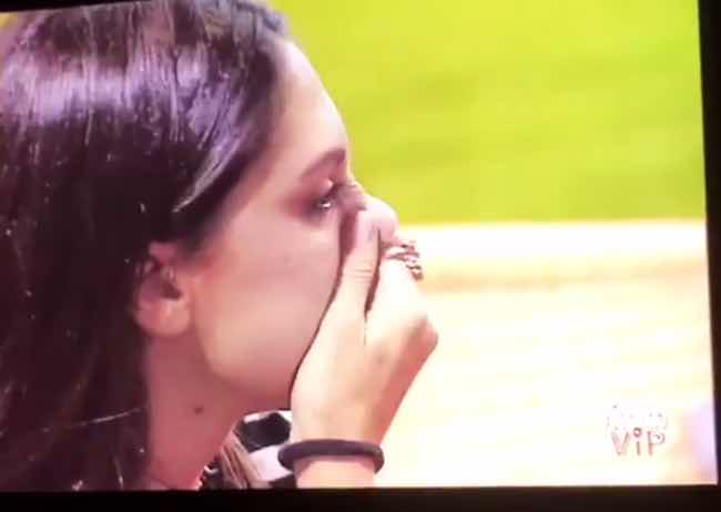 Cecilia Rodriguez in lacrime al Grande Fratello Vip, il gesto di Belen