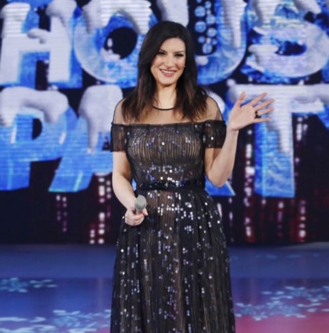 Laura Pausini Sanremo 2018 abito stilista serata finale Festival
