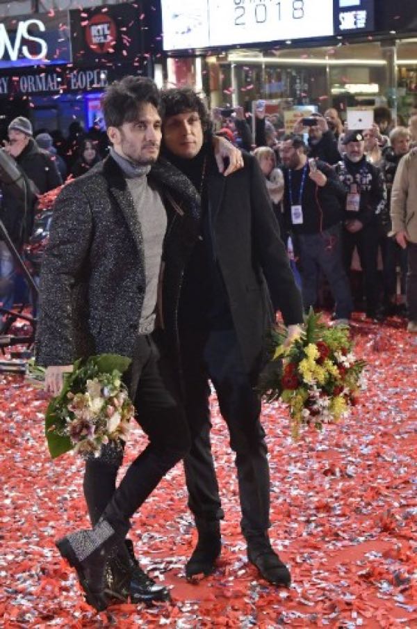 Ermal Meta e Fabrizio Moro look e abito e stilista a Sanremo 2018