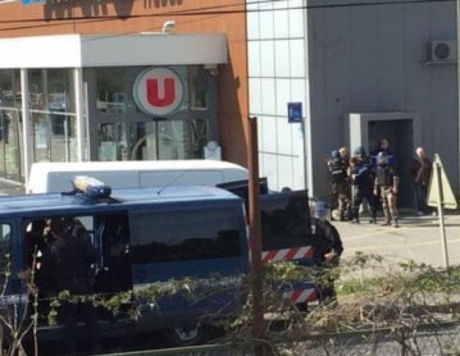 Terrorismo attentato supermercato di Trèbes nel Sud della Francia