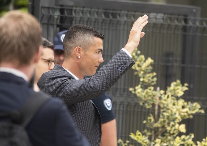 Cristiano Ronaldo presentazione ufficiale in conferenza stampa su Rai2