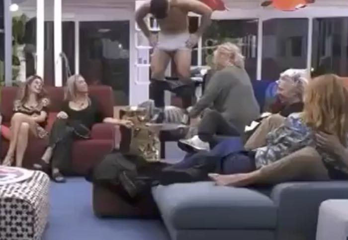 Fabio Basile il BASILONE colpisce ancora: ecco quanto è dotato!