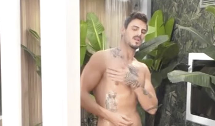 Francesco Monte l'ultima doccia sexy al Gf Vip prima di essere eliminato