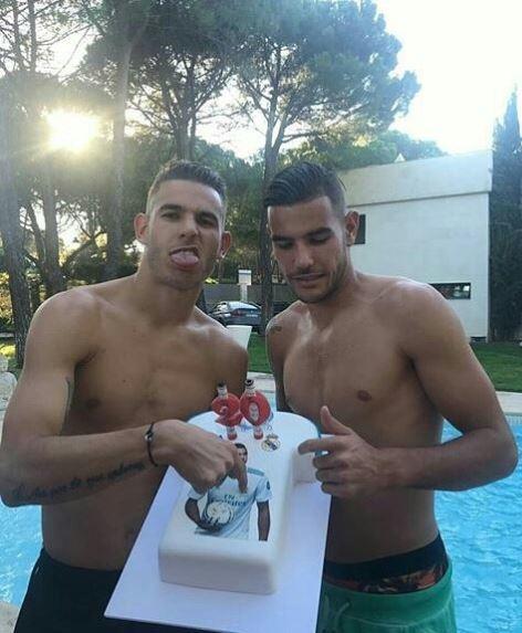 Theo Hernandez nudo, il terzino arriva al Milan, le foto! - Tuttouomini