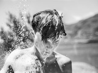 Lavarsi è bene ma non troppo: ti spieghiamo il perché