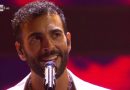 Marco Mengoni e Sangiovanni: gioielli e accessori a Sanremo 2024