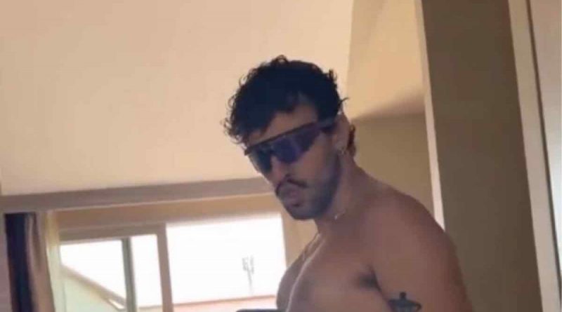 Aiello senza filtri e con la tuta molto attillata ci mostra quello che nasconde sotto