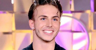 Mattia Zenzola di Amici a Rimini Wellness tra Zumba e tanto allenamento