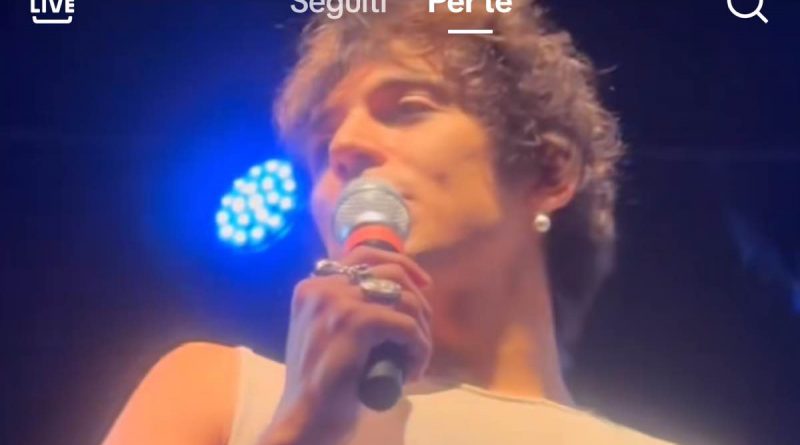 Alex di Amici ce lo mostra il "talento" come mai ha fatto prima d'ora