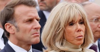 Chi è la moglie di Macron: età, altezza, nome e cognome e la foto dello schiaffo