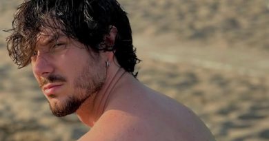 Ex tronista di Uomini e donne al mare in costume dopo un anno complicato