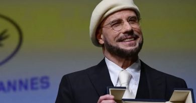 John Travolta, il look a Cannes 2026 divide tutti