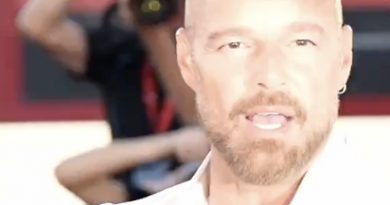 Ricky Martin red carpet Festival di Venezia: abito e stilista e look